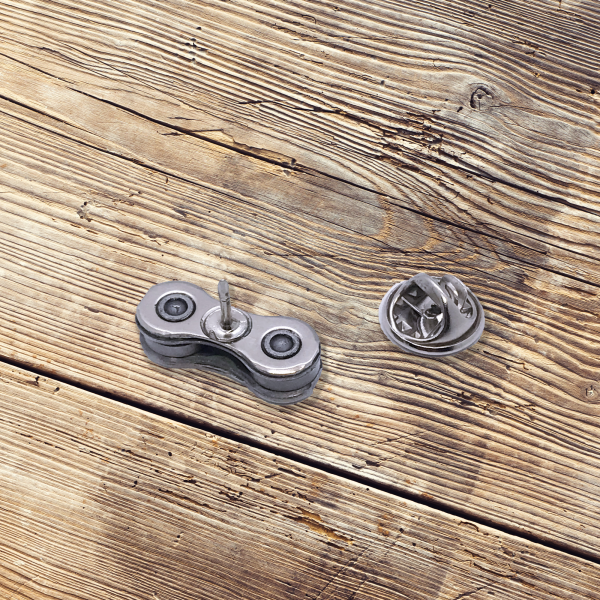 Upcycled Chain Link Pin - Image 4